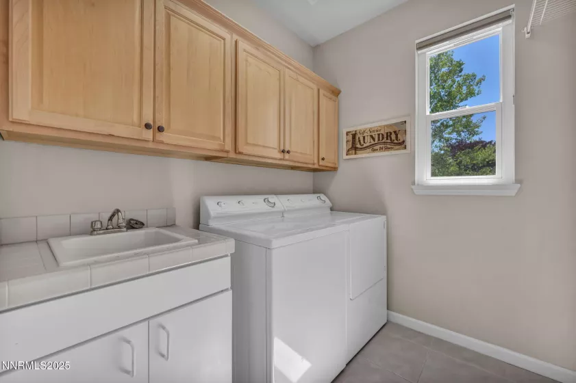 2880 Thistle Belle, Sparks, Nevada 89436, 5 Bedrooms Bedrooms, ,4 BathroomsBathrooms,Residential,Residential,Thistle Belle,250051935