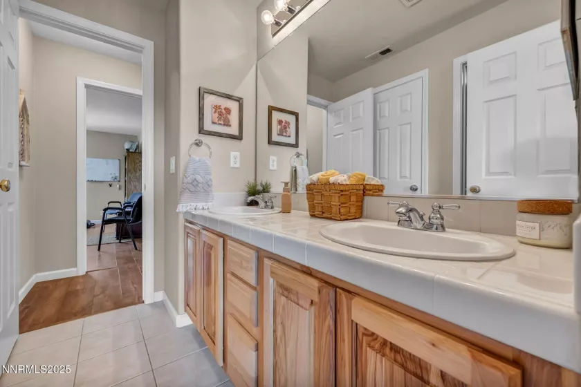 2880 Thistle Belle, Sparks, Nevada 89436, 5 Bedrooms Bedrooms, ,4 BathroomsBathrooms,Residential,Residential,Thistle Belle,250051935