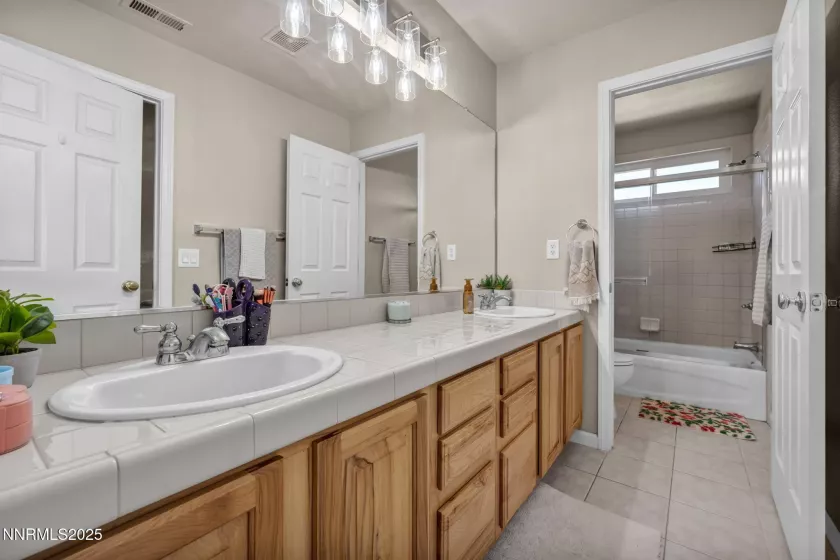 2880 Thistle Belle, Sparks, Nevada 89436, 5 Bedrooms Bedrooms, ,4 BathroomsBathrooms,Residential,Residential,Thistle Belle,250051935