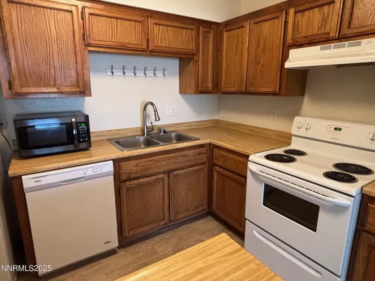 1465 Peckham, Reno, Nevada 89502, 1 Bedroom Bedrooms, ,1 BathroomBathrooms,Residential,Residential,Peckham,250051938