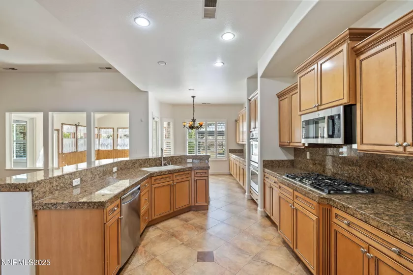 7816 Casarey, Sparks, Nevada 89436, 5 Bedrooms Bedrooms, ,3 BathroomsBathrooms,Residential,Residential,Casarey,250051939