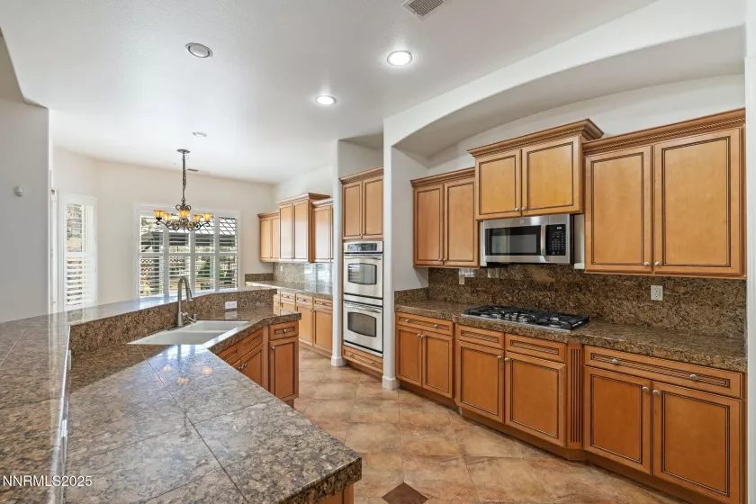 7816 Casarey, Sparks, Nevada 89436, 5 Bedrooms Bedrooms, ,3 BathroomsBathrooms,Residential,Residential,Casarey,250051939