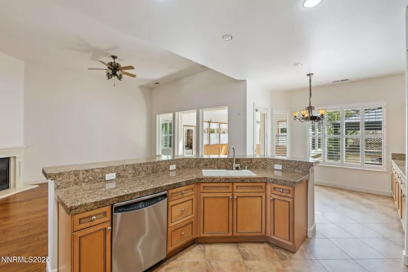 7816 Casarey, Sparks, Nevada 89436, 5 Bedrooms Bedrooms, ,3 BathroomsBathrooms,Residential,Residential,Casarey,250051939