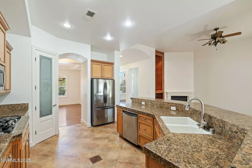 7816 Casarey, Sparks, Nevada 89436, 5 Bedrooms Bedrooms, ,3 BathroomsBathrooms,Residential,Residential,Casarey,250051939