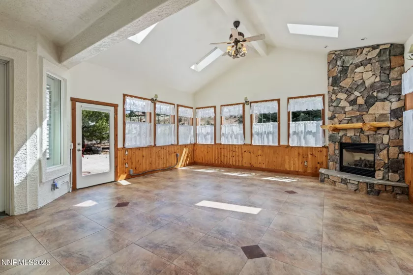 7816 Casarey, Sparks, Nevada 89436, 5 Bedrooms Bedrooms, ,3 BathroomsBathrooms,Residential,Residential,Casarey,250051939
