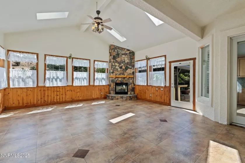 7816 Casarey, Sparks, Nevada 89436, 5 Bedrooms Bedrooms, ,3 BathroomsBathrooms,Residential,Residential,Casarey,250051939