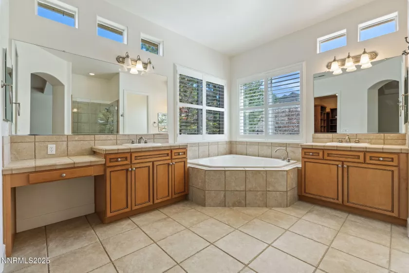 7816 Casarey, Sparks, Nevada 89436, 5 Bedrooms Bedrooms, ,3 BathroomsBathrooms,Residential,Residential,Casarey,250051939