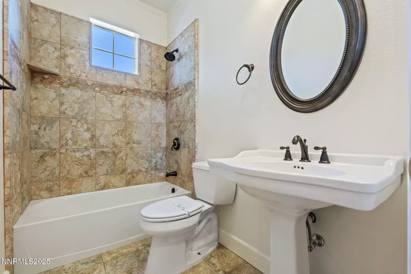 7816 Casarey, Sparks, Nevada 89436, 5 Bedrooms Bedrooms, ,3 BathroomsBathrooms,Residential,Residential,Casarey,250051939
