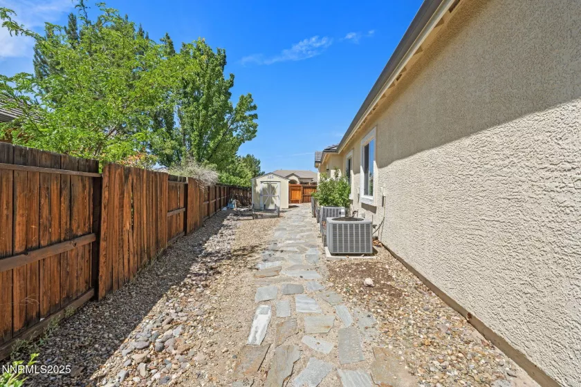 7816 Casarey, Sparks, Nevada 89436, 5 Bedrooms Bedrooms, ,3 BathroomsBathrooms,Residential,Residential,Casarey,250051939
