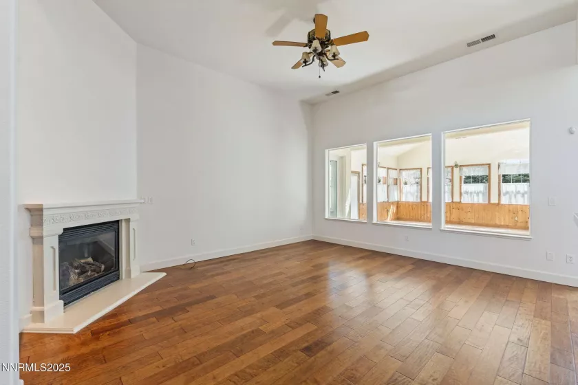 7816 Casarey, Sparks, Nevada 89436, 5 Bedrooms Bedrooms, ,3 BathroomsBathrooms,Residential,Residential,Casarey,250051939