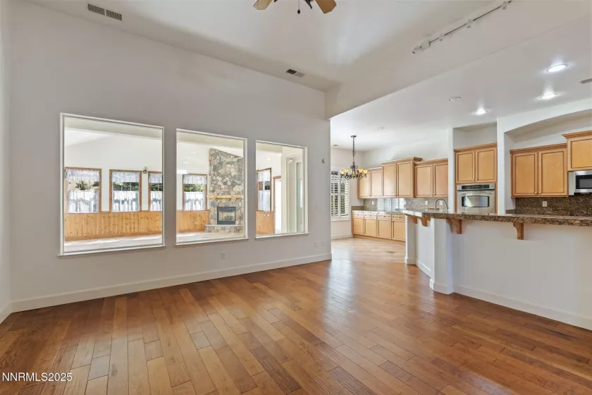 7816 Casarey, Sparks, Nevada 89436, 5 Bedrooms Bedrooms, ,3 BathroomsBathrooms,Residential,Residential,Casarey,250051939