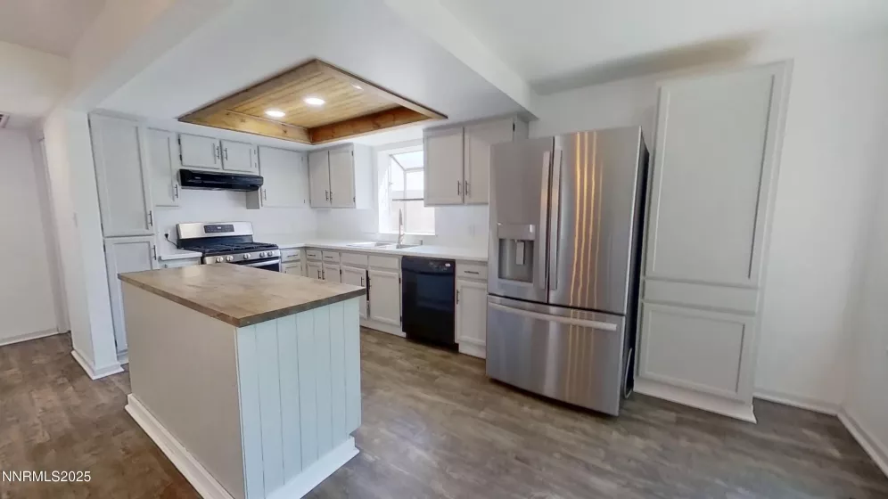 6042 Walnut Creek, Reno, Nevada 89523, 3 Bedrooms Bedrooms, ,2 BathroomsBathrooms,Residential,Residential,Walnut Creek,250050942