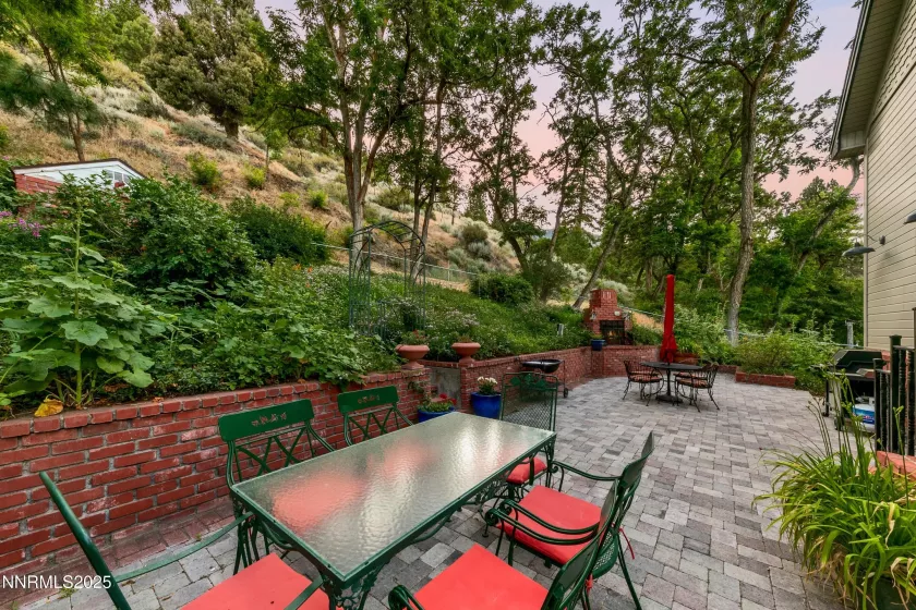 uncovered side patio