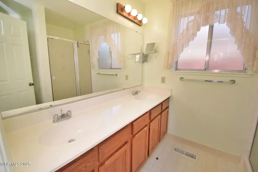 1664 Shadow Wood, Reno, Nevada 89523, 3 Bedrooms Bedrooms, ,2 BathroomsBathrooms,Residential,Residential,Shadow Wood,250051995