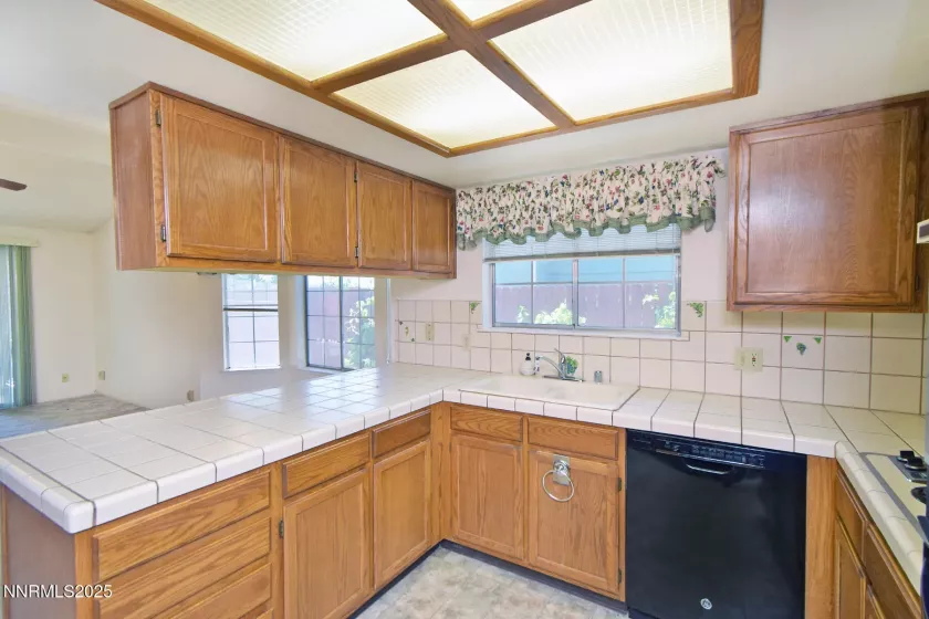 1664 Shadow Wood, Reno, Nevada 89523, 3 Bedrooms Bedrooms, ,2 BathroomsBathrooms,Residential,Residential,Shadow Wood,250051995