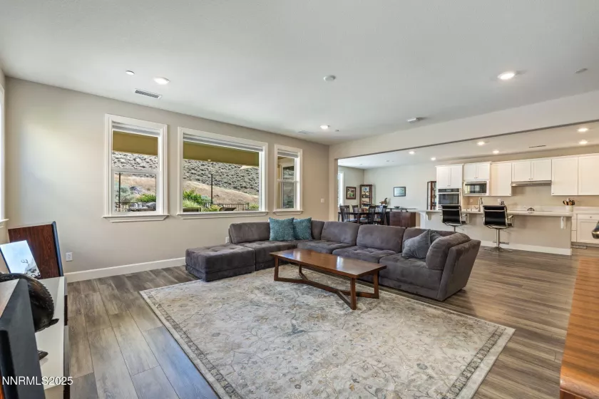 3145 Vecchio, Sparks, Nevada 89434, 4 Bedrooms Bedrooms, ,3 BathroomsBathrooms,Residential,Residential,Vecchio,250051992