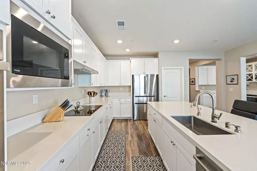 3145 Vecchio, Sparks, Nevada 89434, 4 Bedrooms Bedrooms, ,3 BathroomsBathrooms,Residential,Residential,Vecchio,250051992