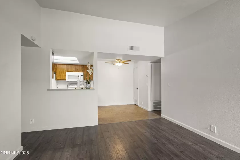 555 Patriot, Reno, Nevada 89511, 2 Bedrooms Bedrooms, ,2 BathroomsBathrooms,Residential,Residential,Patriot,250052000
