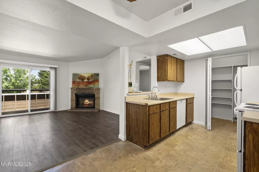 555 Patriot, Reno, Nevada 89511, 2 Bedrooms Bedrooms, ,2 BathroomsBathrooms,Residential,Residential,Patriot,250052000