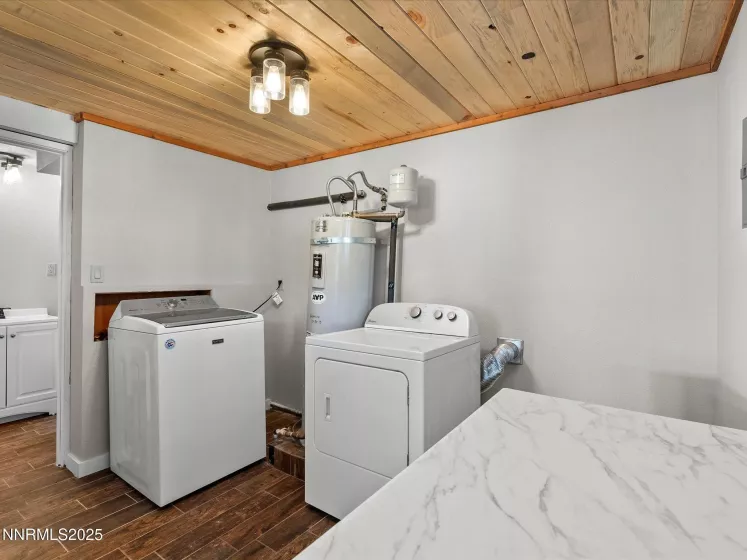 699 Lakeview, Zephyr Cove, Nevada 89448, 3 Bedrooms Bedrooms, ,2 BathroomsBathrooms,Residential,Residential,Lakeview,250052003
