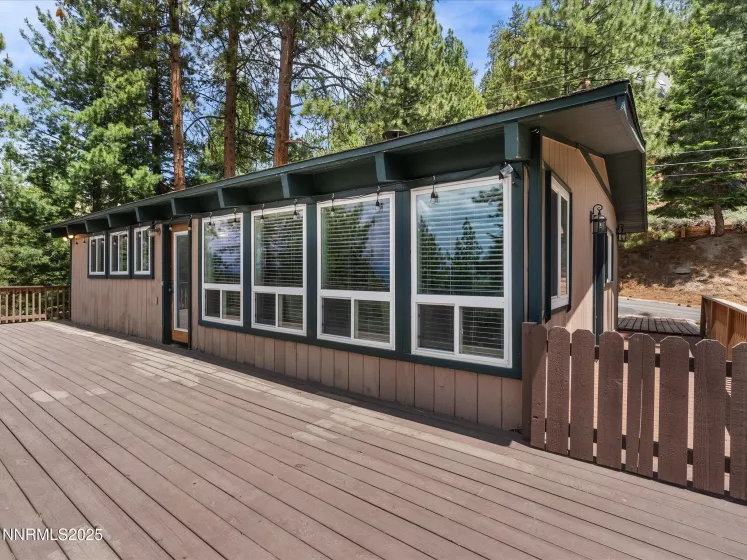 699 Lakeview, Zephyr Cove, Nevada 89448, 3 Bedrooms Bedrooms, ,2 BathroomsBathrooms,Residential,Residential,Lakeview,250052003