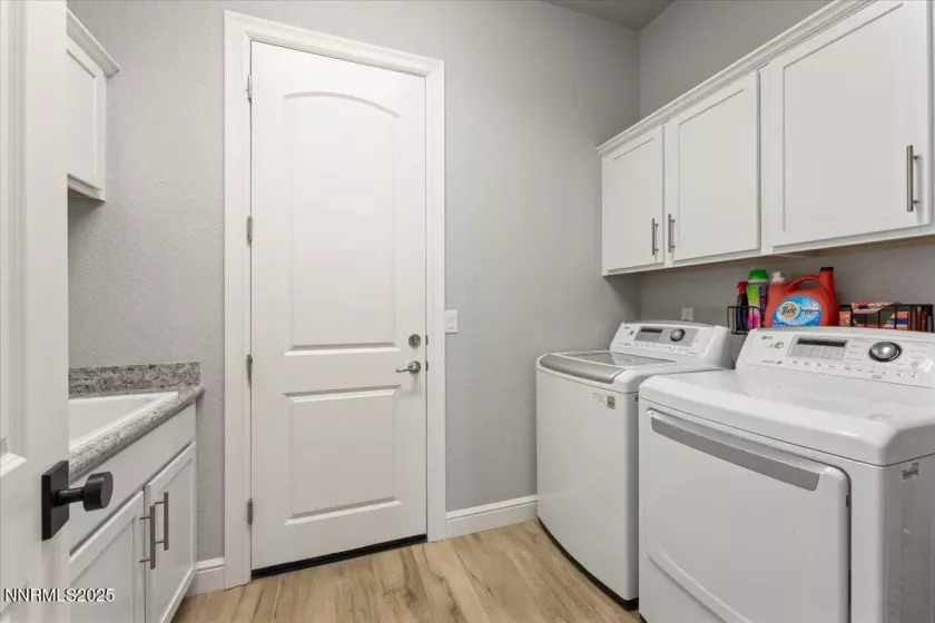 10 Diamond Strm, Sparks, Nevada 89441, 4 Bedrooms Bedrooms, ,3 BathroomsBathrooms,Residential,Residential,Diamond Strm,250052004