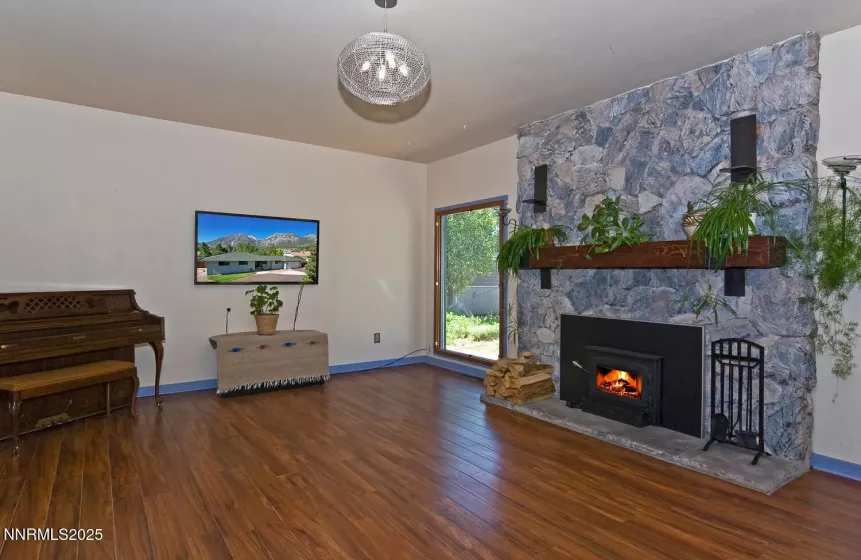 395 Fricke, Gardnerville, Nevada 89460, 3 Bedrooms Bedrooms, ,2 BathroomsBathrooms,Residential,Residential,Fricke,250052007