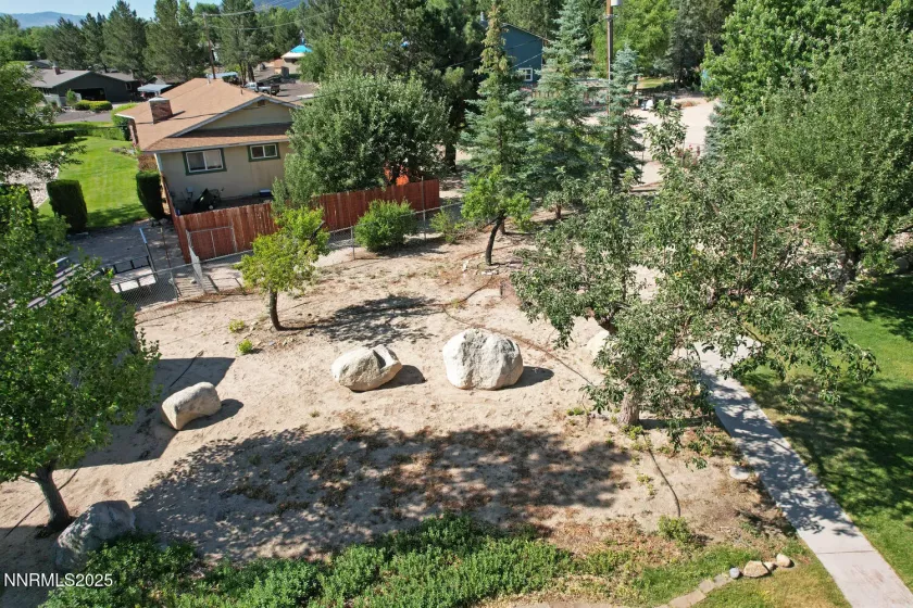 395 Fricke, Gardnerville, Nevada 89460, 3 Bedrooms Bedrooms, ,2 BathroomsBathrooms,Residential,Residential,Fricke,250052007