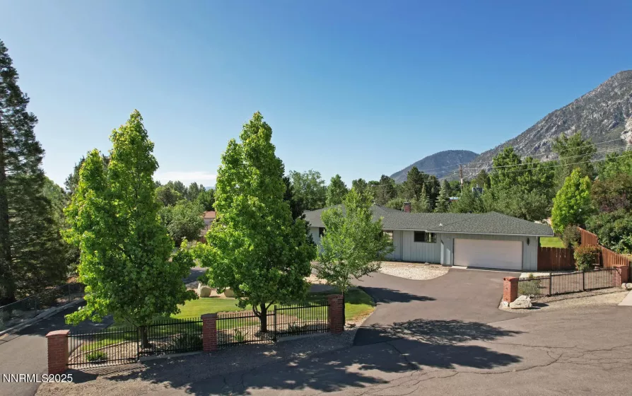395 Fricke, Gardnerville, Nevada 89460, 3 Bedrooms Bedrooms, ,2 BathroomsBathrooms,Residential,Residential,Fricke,250052007