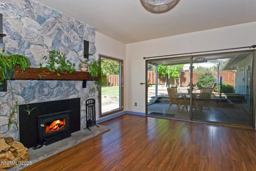 395 Fricke, Gardnerville, Nevada 89460, 3 Bedrooms Bedrooms, ,2 BathroomsBathrooms,Residential,Residential,Fricke,250052007