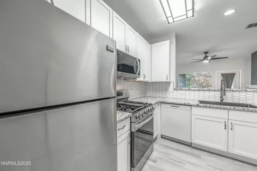 900 Meadows, Reno, Nevada 89521, 2 Bedrooms Bedrooms, ,2 BathroomsBathrooms,Residential,Residential,Meadows,250052008