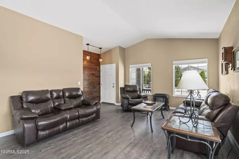 20970 White Rock, Reno, Nevada 89508, 3 Bedrooms Bedrooms, ,2 BathroomsBathrooms,Residential,Residential,White Rock,250052030