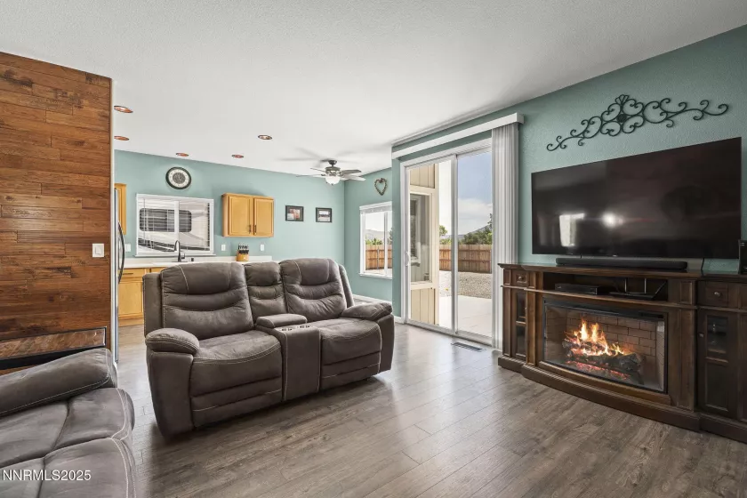 20970 White Rock, Reno, Nevada 89508, 3 Bedrooms Bedrooms, ,2 BathroomsBathrooms,Residential,Residential,White Rock,250052030