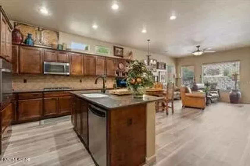 2524 Garzoni, Sparks, Nevada 89434, 3 Bedrooms Bedrooms, ,3 BathroomsBathrooms,Residential,Residential,Garzoni,250052047