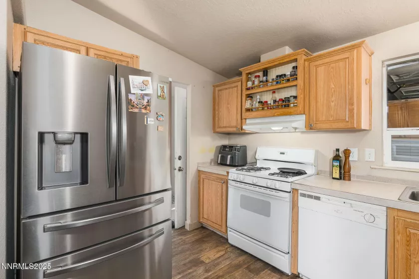 664 Bud Lake, Reno, Nevada 89506, 3 Bedrooms Bedrooms, ,2 BathroomsBathrooms,Residential,Residential,Bud Lake,250052050