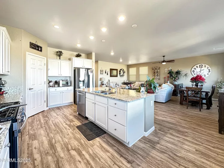 2015 Painted Sky, Sun Valley, Nevada 89433, 4 Bedrooms Bedrooms, ,4 BathroomsBathrooms,Residential,Residential,Painted Sky,250052071