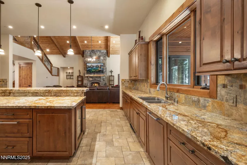 845 Donna, Incline Village, Nevada 89451, 4 Bedrooms Bedrooms, ,5 BathroomsBathrooms,Residential,Residential,Donna,250052090