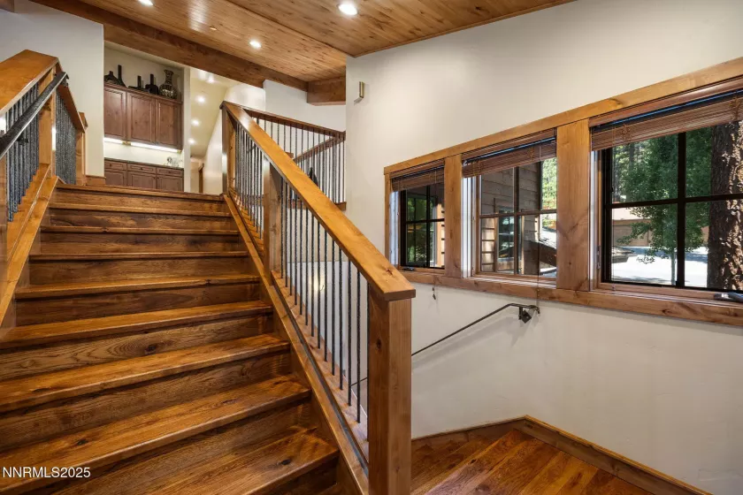 845 Donna, Incline Village, Nevada 89451, 4 Bedrooms Bedrooms, ,5 BathroomsBathrooms,Residential,Residential,Donna,250052090
