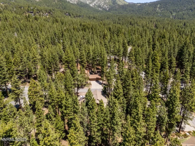 845 Donna, Incline Village, Nevada 89451, 4 Bedrooms Bedrooms, ,5 BathroomsBathrooms,Residential,Residential,Donna,250052090