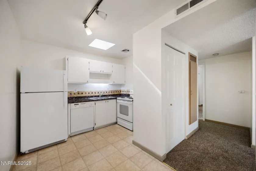 1061 Baywood, Sparks, Nevada 89434, 1 Bedroom Bedrooms, ,1 BathroomBathrooms,Residential,Residential,Baywood,250052098
