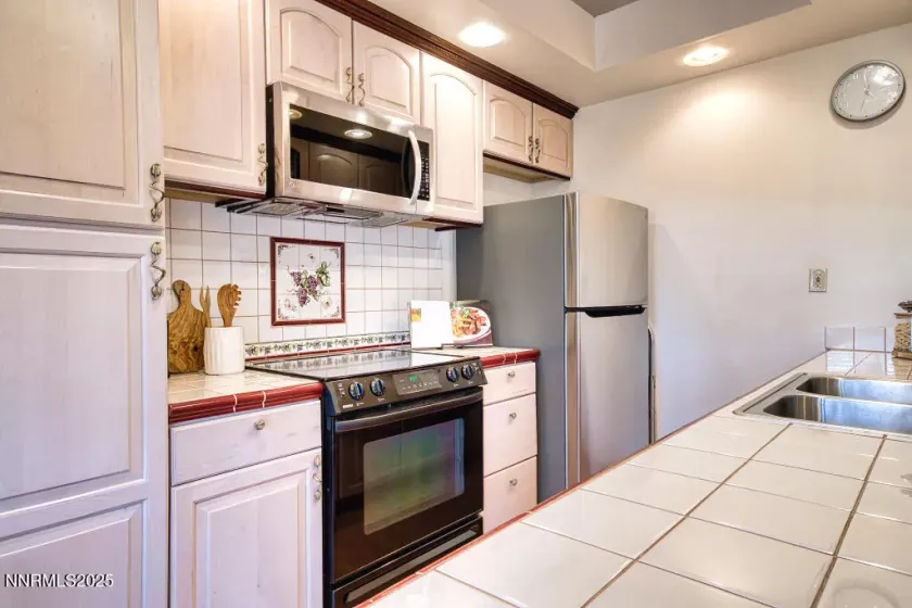 128 Holly, Stateline, Nevada 89449, 3 Bedrooms Bedrooms, ,2 BathroomsBathrooms,Residential,Residential,Holly,250052110