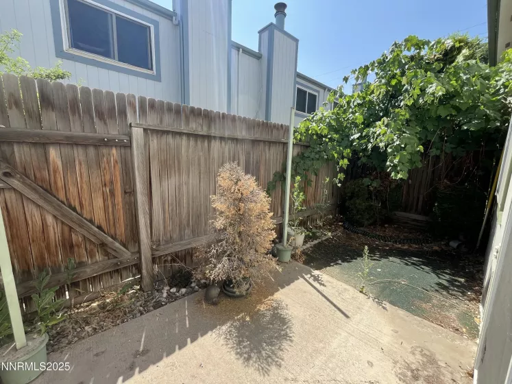 972 Flatcar, Sparks, Nevada 89431, 2 Bedrooms Bedrooms, ,1 BathroomBathrooms,Residential,Residential,Flatcar,250052116