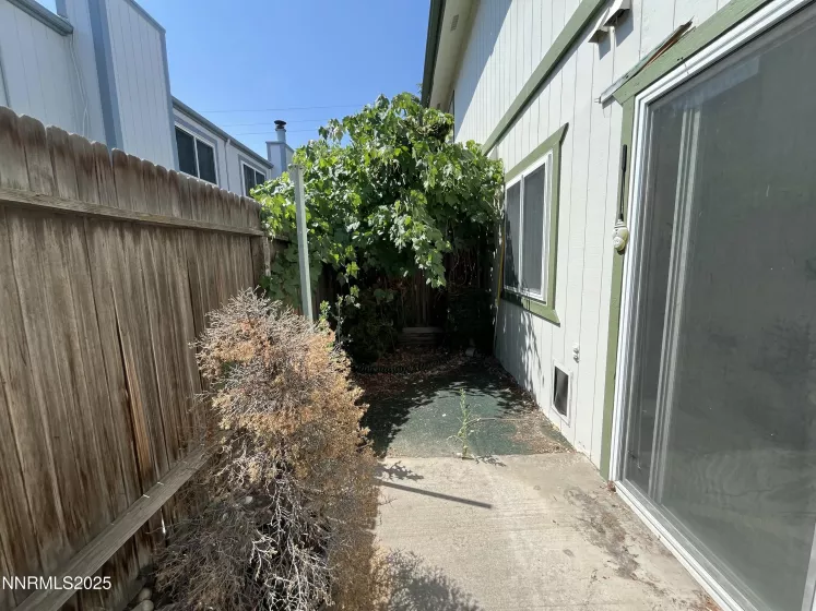 972 Flatcar, Sparks, Nevada 89431, 2 Bedrooms Bedrooms, ,1 BathroomBathrooms,Residential,Residential,Flatcar,250052116