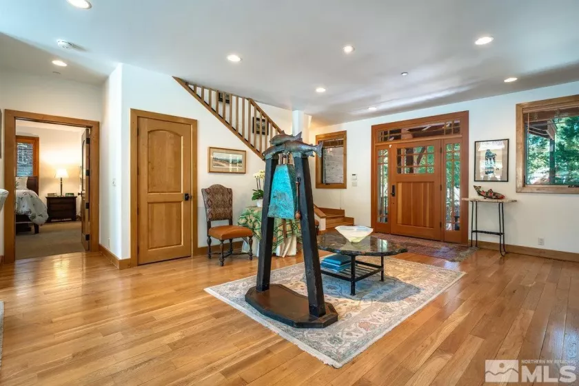 Entry/Foyer