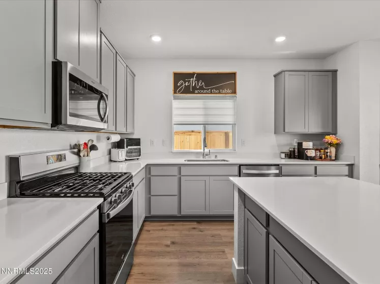 7918 Schist, Sparks, Nevada 89436, 4 Bedrooms Bedrooms, ,3 BathroomsBathrooms,Residential,Residential,Schist,250052122