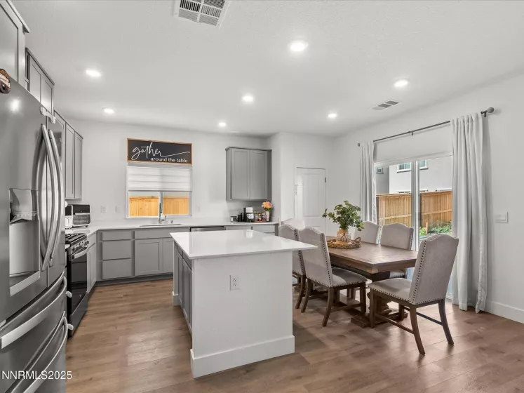 7918 Schist, Sparks, Nevada 89436, 4 Bedrooms Bedrooms, ,3 BathroomsBathrooms,Residential,Residential,Schist,250052122