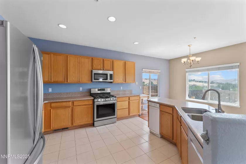 3230 Creekside, Sparks, Nevada 89431, 4 Bedrooms Bedrooms, ,3 BathroomsBathrooms,Residential,Residential,Creekside,250052121