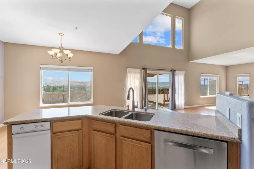 3230 Creekside, Sparks, Nevada 89431, 4 Bedrooms Bedrooms, ,3 BathroomsBathrooms,Residential,Residential,Creekside,250052121