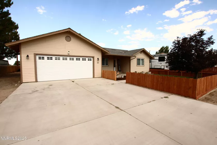 10 Scarsdale, Yerington, Nevada 89447, 3 Bedrooms Bedrooms, ,2 BathroomsBathrooms,Residential,Residential,Scarsdale,250052124