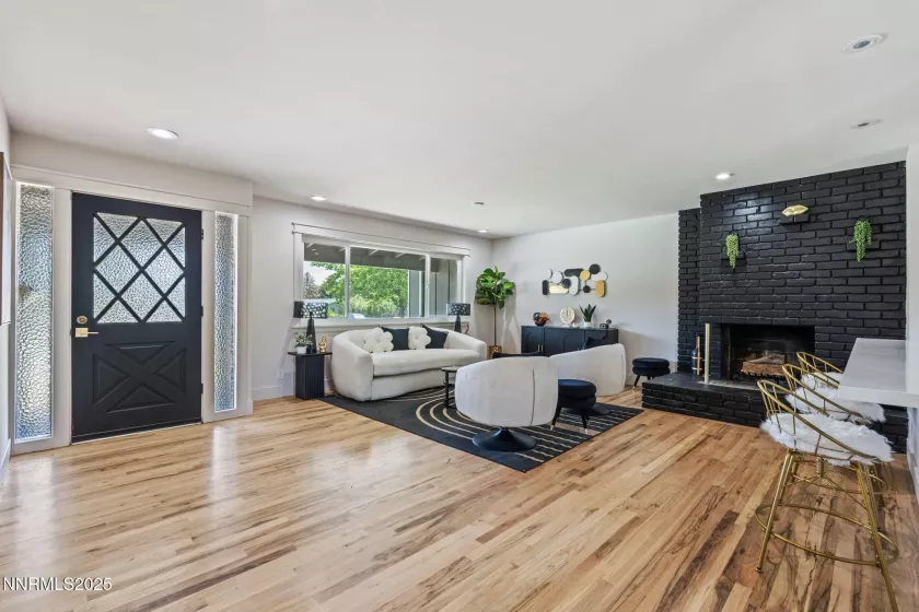 395 Chevy Chase, Reno, Nevada 89509, 3 Bedrooms Bedrooms, ,2 BathroomsBathrooms,Residential,Residential,Chevy Chase,250052126